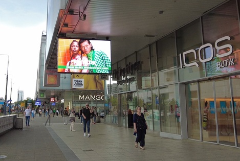 Telebimy DT Centrum Marszałkowska.jpg