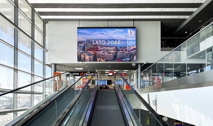 Telebim  lotnisko Katowice Terminal B.jpg