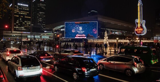 Ekran LED Warszawa Złote Tarasy PKP.jpg