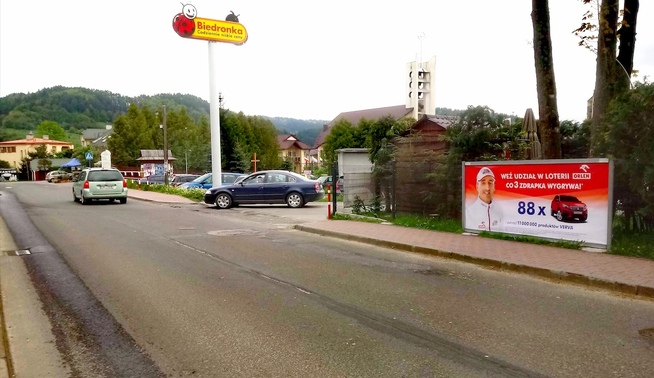 Billboardy na ogrodzniach.jpg