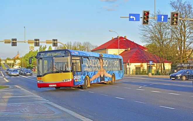 Reklama na autobusach Rzeszów całopojazdowa.jpg