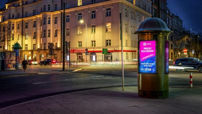 Ekran LCD na słupie NOWY KLEPARZ.jpeg