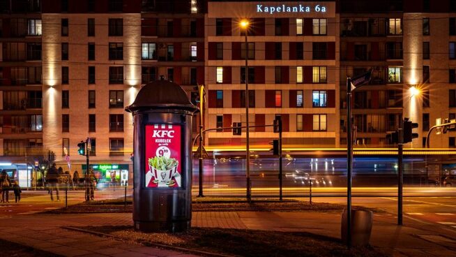 Ekran Reklamowy Kraków Kapelanka.jpeg